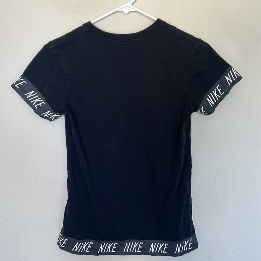 Girls Nike Tee - Picture 4 of 6